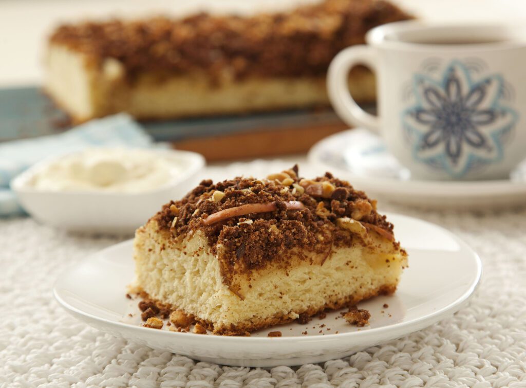 Cuca Alemã com Maçã: A Receita Irresistível do Dia com Biscoitos Amanteigados Isabela 🍏🍪