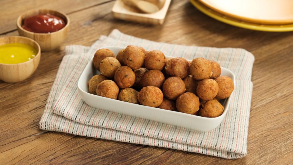 Petisco de Biscoito Salgado com Queijo