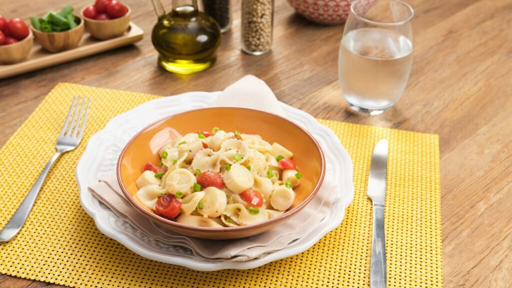 Macarrao Gravata com Palmito e Tomates Cereja Galo